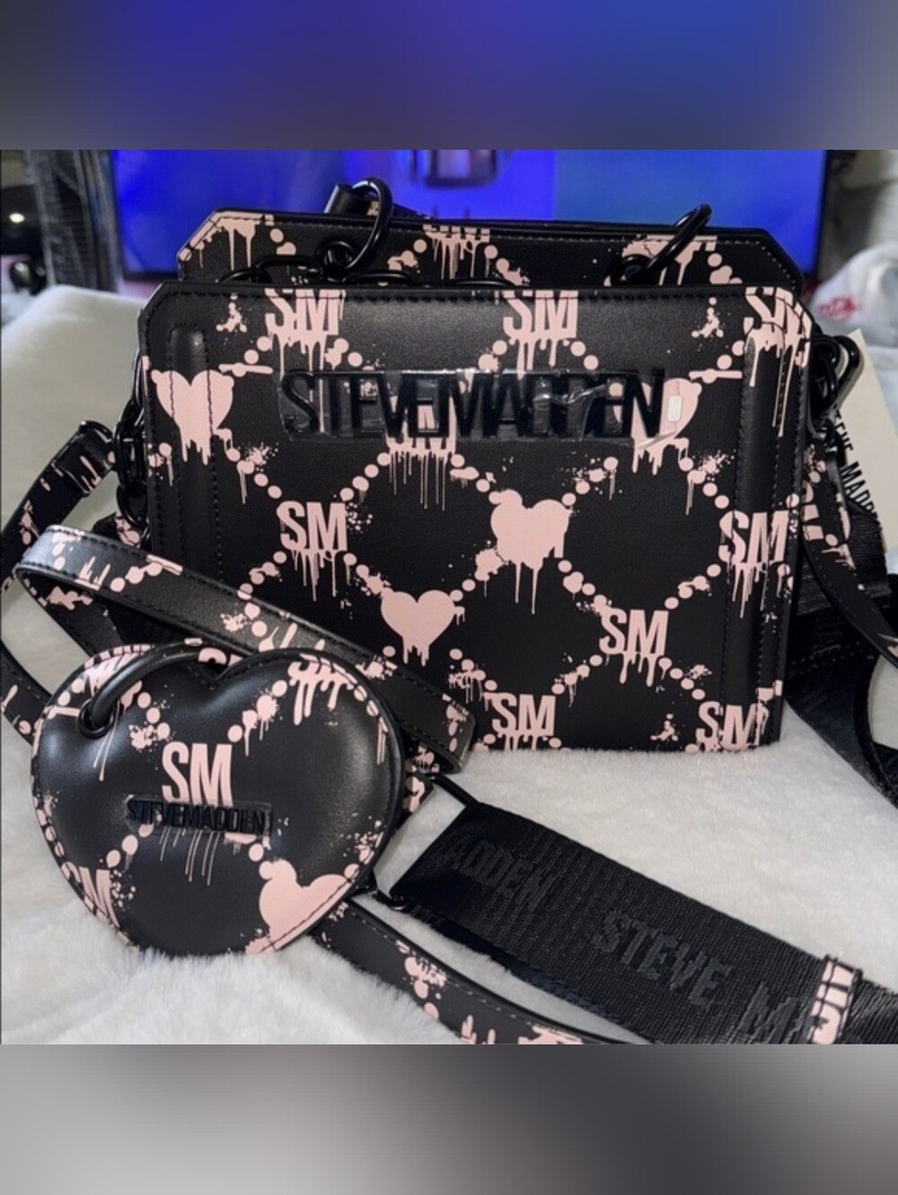 STEVE MADDEN EVELYN BLEEDING HEARTS CROSSBODY BAG W COIN PURSE HALLOWEEN PINK